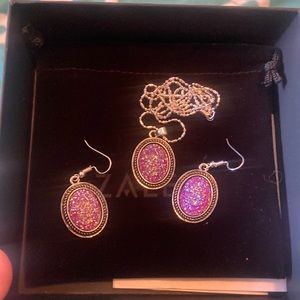 Beautiful droozy purple stone drop earrings and matching necklace